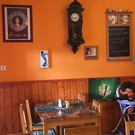 Bakonyi Apartmanhaz Eplény Buitenkant foto