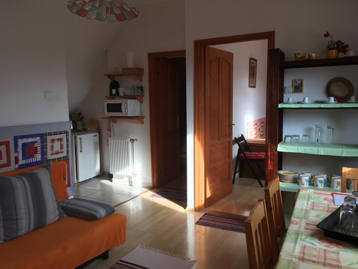 Bakonyi Apartmanhaz Eplény Buitenkant foto