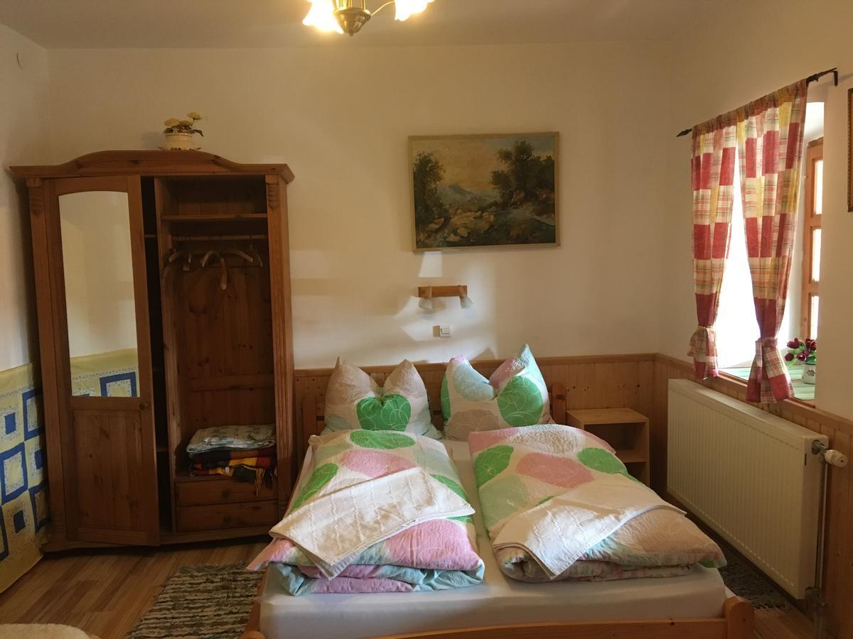 Bakonyi Apartmanhaz Eplény Buitenkant foto
